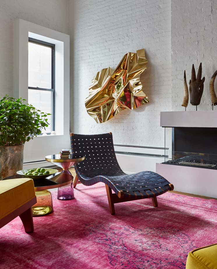 cocoon boto Living room with natural light white walls unique art and plants cocoon boto Living room with natural light white walls unique art and plants